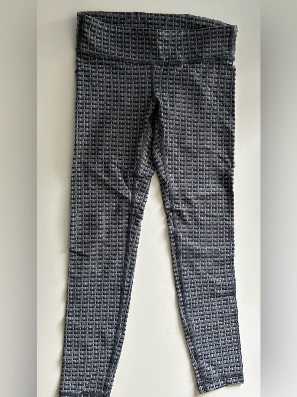 IVIVVA by LULULEMON girls size 4 leggings - Picture 5 of 5